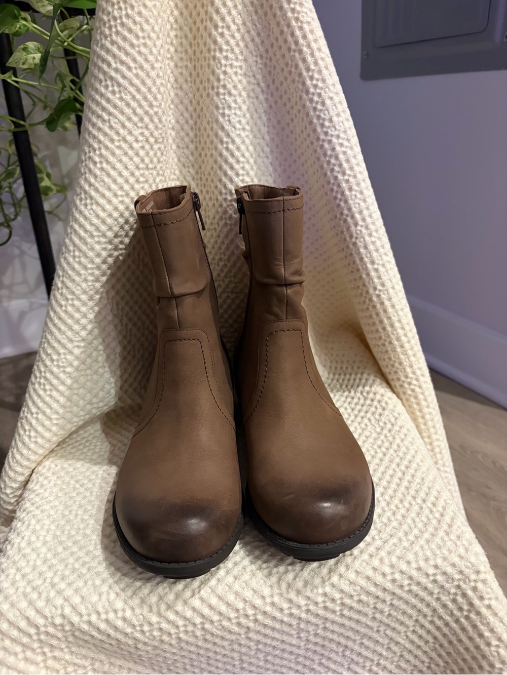 Abeo Vesper Leather Ankle Boots